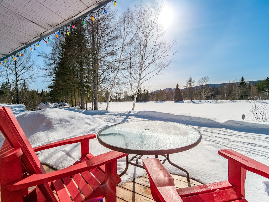 Chalet Lac-Calmie | 680 Chem. des Loisirs, La Malbaie, QC G5A 1Y5, Canada | Phone: (450) 577-5272