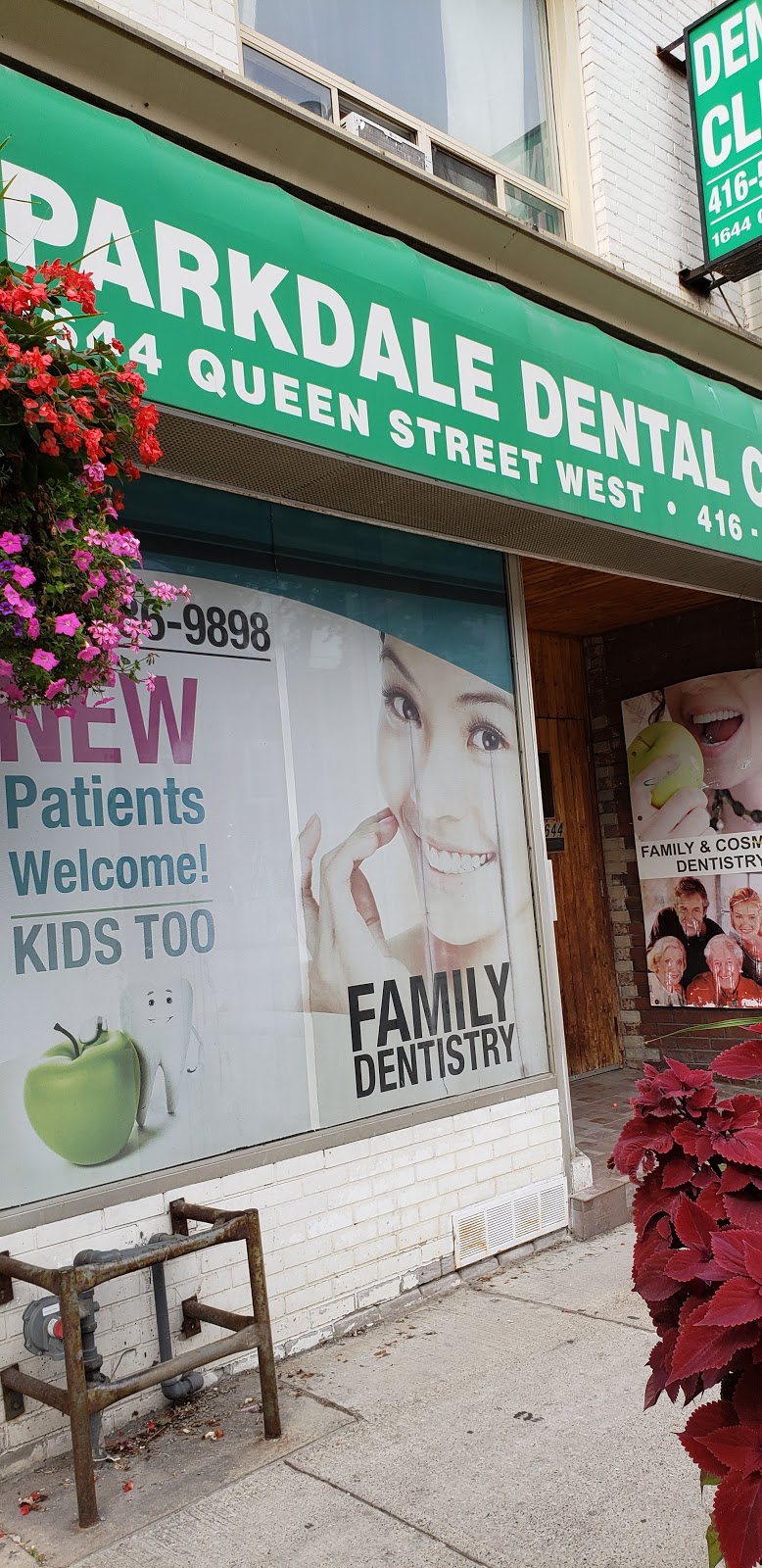 Parkdale Dental Office | 1644 Queen St W, Toronto, ON M6R 1B2, Canada | Phone: (416) 536-9898