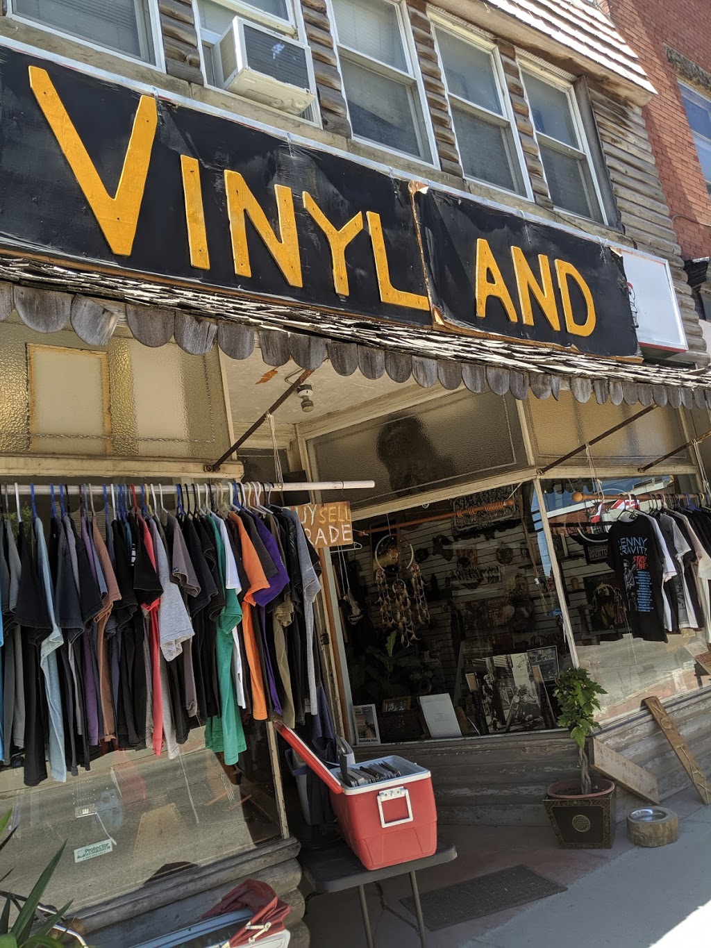 Vinyl Land | 43 Mill St E, Acton, ON L7J 1H1, Canada | Phone: (519) 853-4444