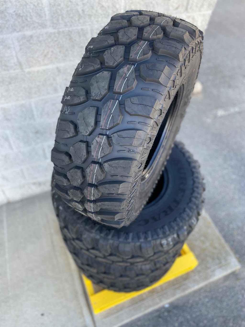 KORS Tire | 1418 Hunter Ct Unit 2, Kelowna, BC V1X 6E6, Canada | Phone: (250) 864-8885