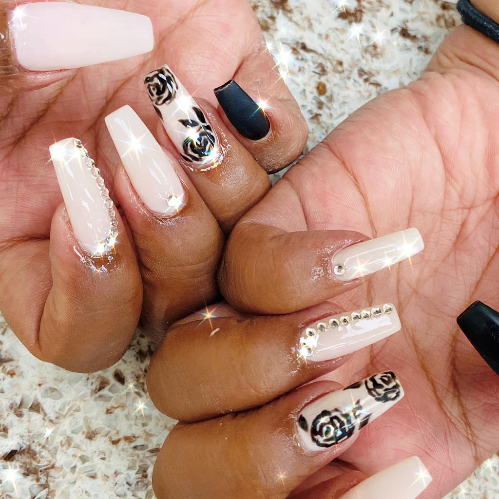 Deluxe Nails Spa Brampton | 8015 Financial Dr, Brampton, ON L6Y 6A1, Canada | Phone: (905) 459-6888