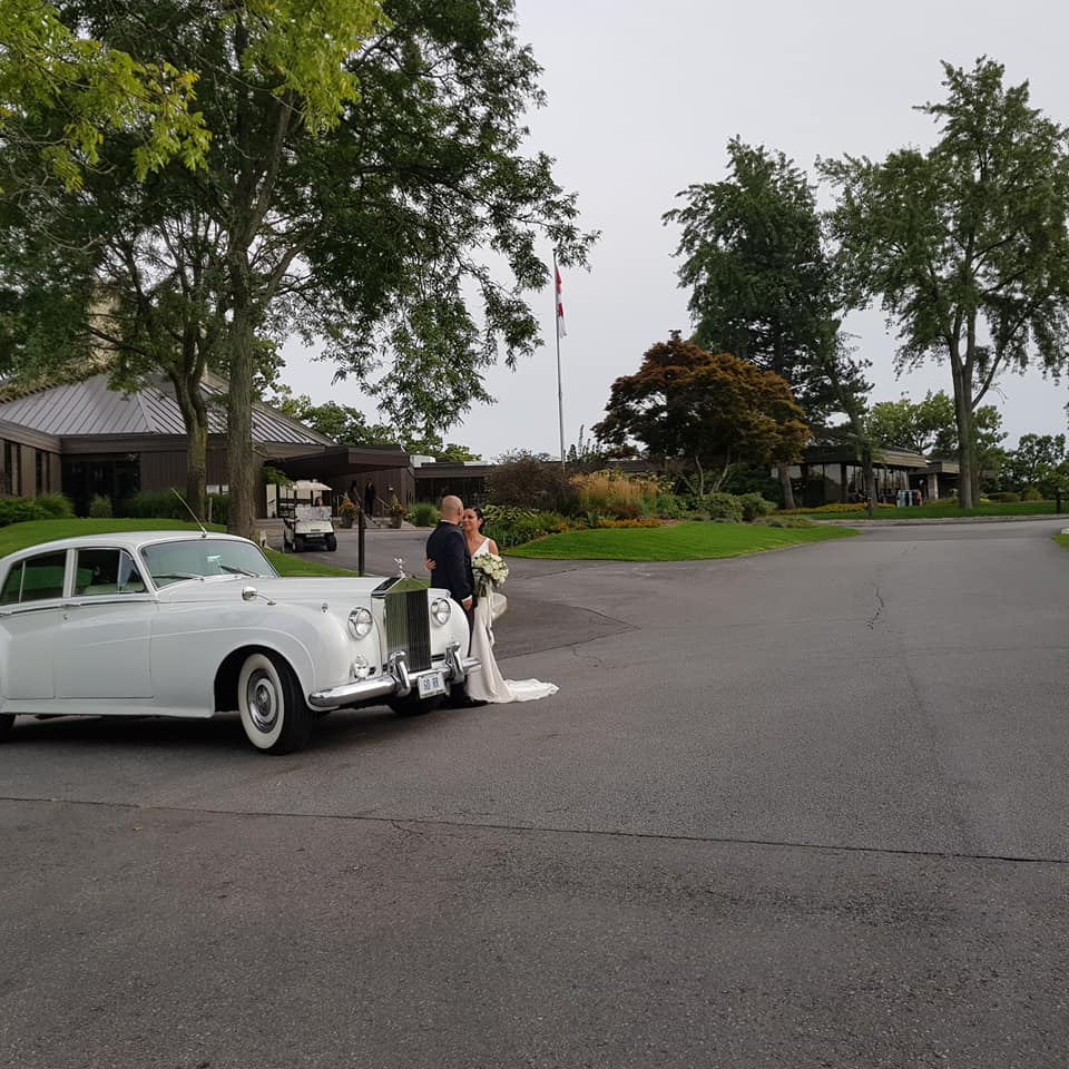 Rolls Royce Classic Limos | 22 Thorncliffe Park Dr #305, East York, ON M4H 1H5, Canada | Phone: (647) 995-7725