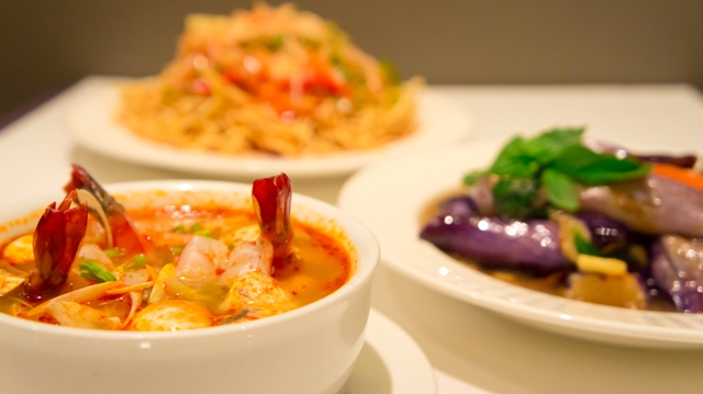 Chang & Huang Thai Restaurant | 5120 Dixie Rd, Mississauga, ON L4W 4J7, Canada | Phone: (905) 238-9420