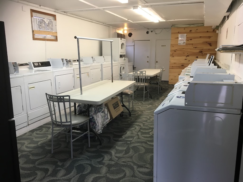 Winnipeg Beach General Store and Laundromat | Box 190, 41 Stitt St, Winnipeg Beach, MB R0C 3G0, Canada | Phone: (204) 651-1066