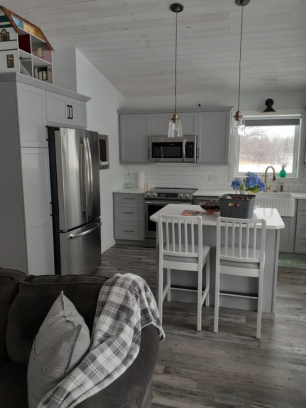 Riverfront Cottage Retreat | 2 Grapevine Lane, Roseau River, MB R0A 1P0, Canada | Phone: (204) 370-5153