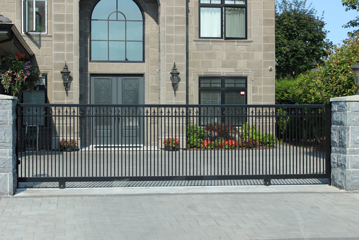 Crown Railing & Gates | 8116 130 St #7, Surrey, BC V3W 8J9, Canada | Phone: (778) 929-3707