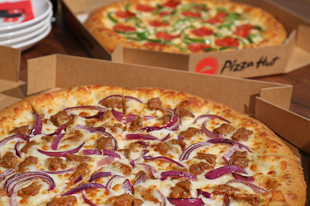 Pizza Hut | 1199 Carney Drive, St Clair, MI 48079, USA | Phone: (810) 326-4043