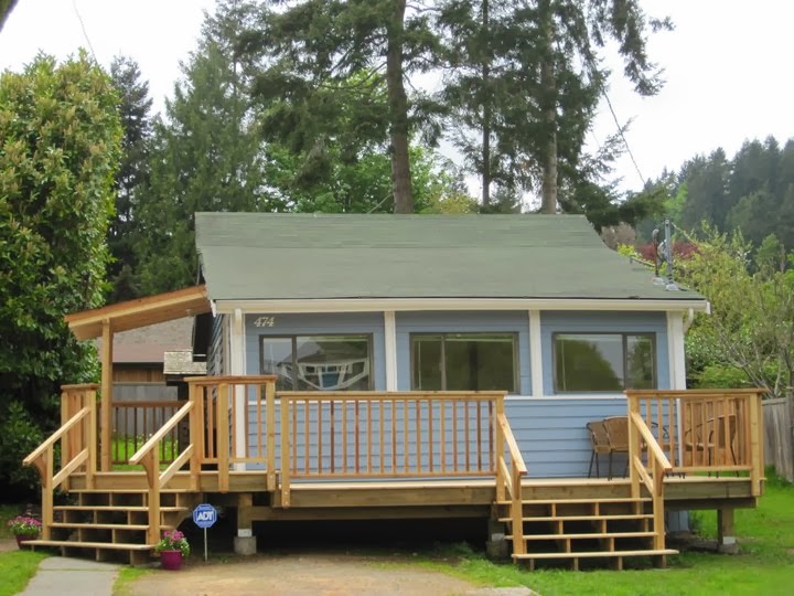 Cabin By The Sea | 474 Gower Point Rd, Gibsons, BC V0N 1V8, Canada | Phone: (778) 835-8339