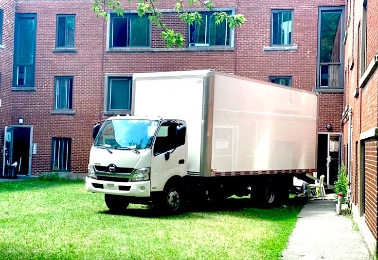 On Time Movers Montreal | 4789 Bd Cléroux app 5, Laval, QC H7T 3C1, Canada | Phone: (514) 619-6290