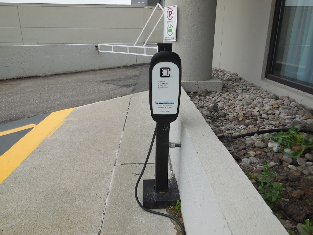 Tesla Destination Charger | 1000 Bd des Cascades, Alma, QC G8B 3G4, Canada | Phone: (418) 668-5261