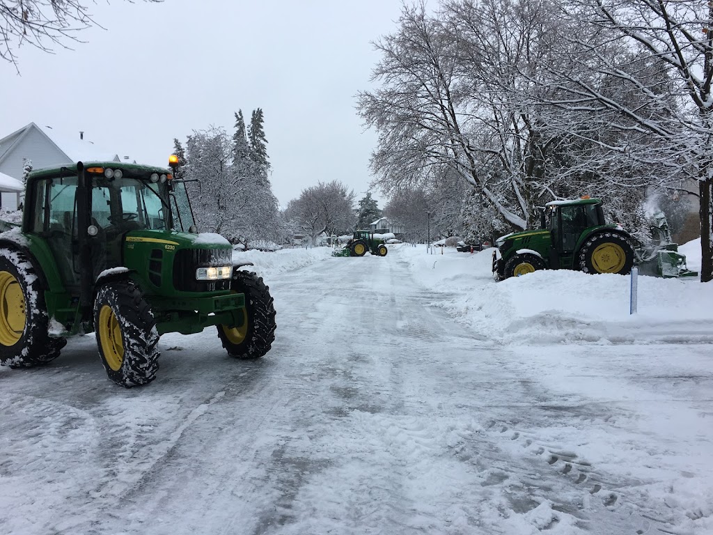 Groupe Total & Déneigement RSB | 22 Rue Robert, LÎle-Bizard, QC H9C 1H4, Canada | Phone: (514) 815-8064