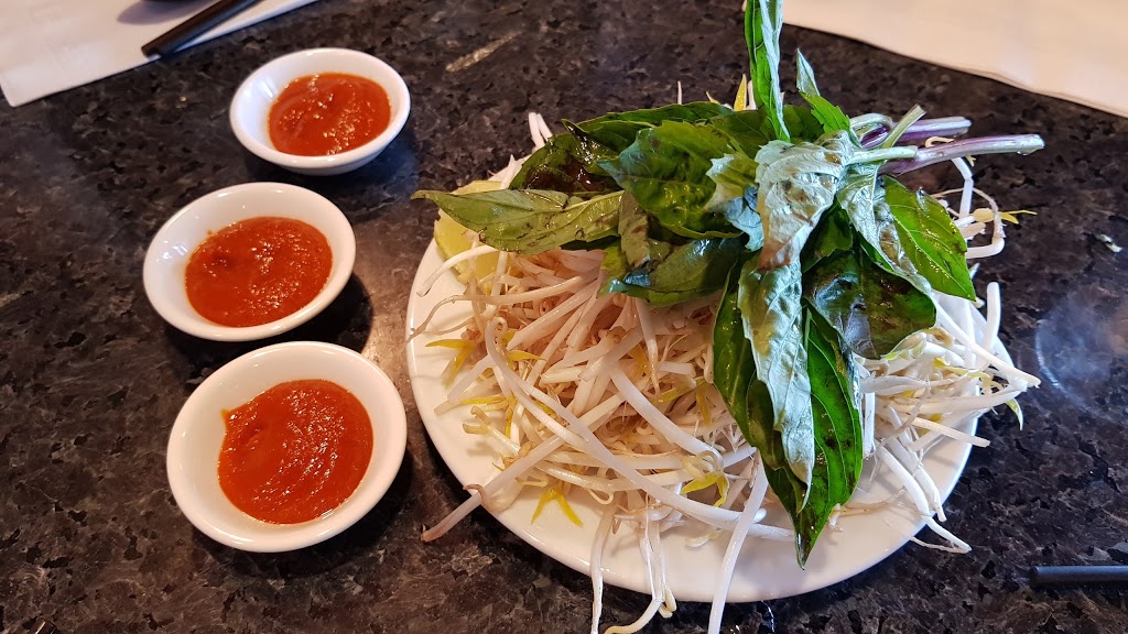 Pho Huong Viet | 3855 17 Ave SW, Calgary, AB T3C 1J7, Canada | Phone: (403) 686-3799