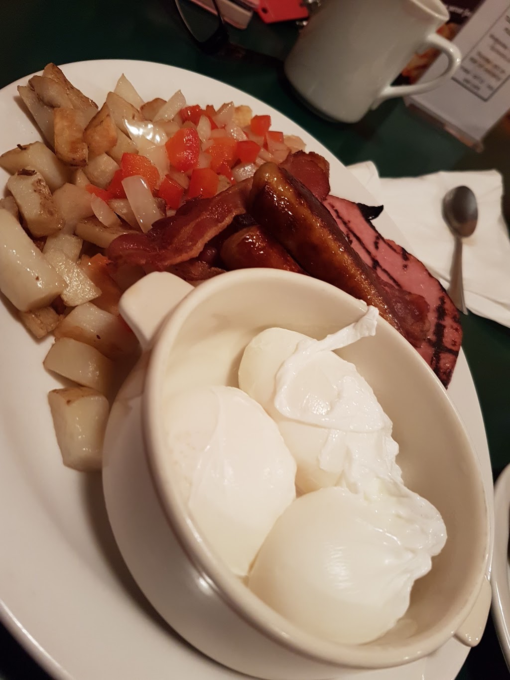 Friends Diner | 400 Laclie St, Orillia, ON L3V 4P5, Canada | Phone: (705) 326-8594