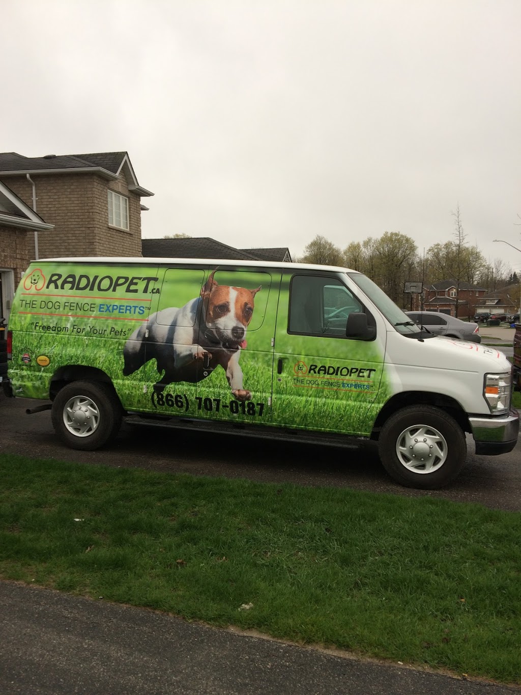 RadioPet Hidden Dog Fencing | 287 Leiterman Dr, Milton, ON L9T 8B9, Canada | Phone: (519) 500-6882