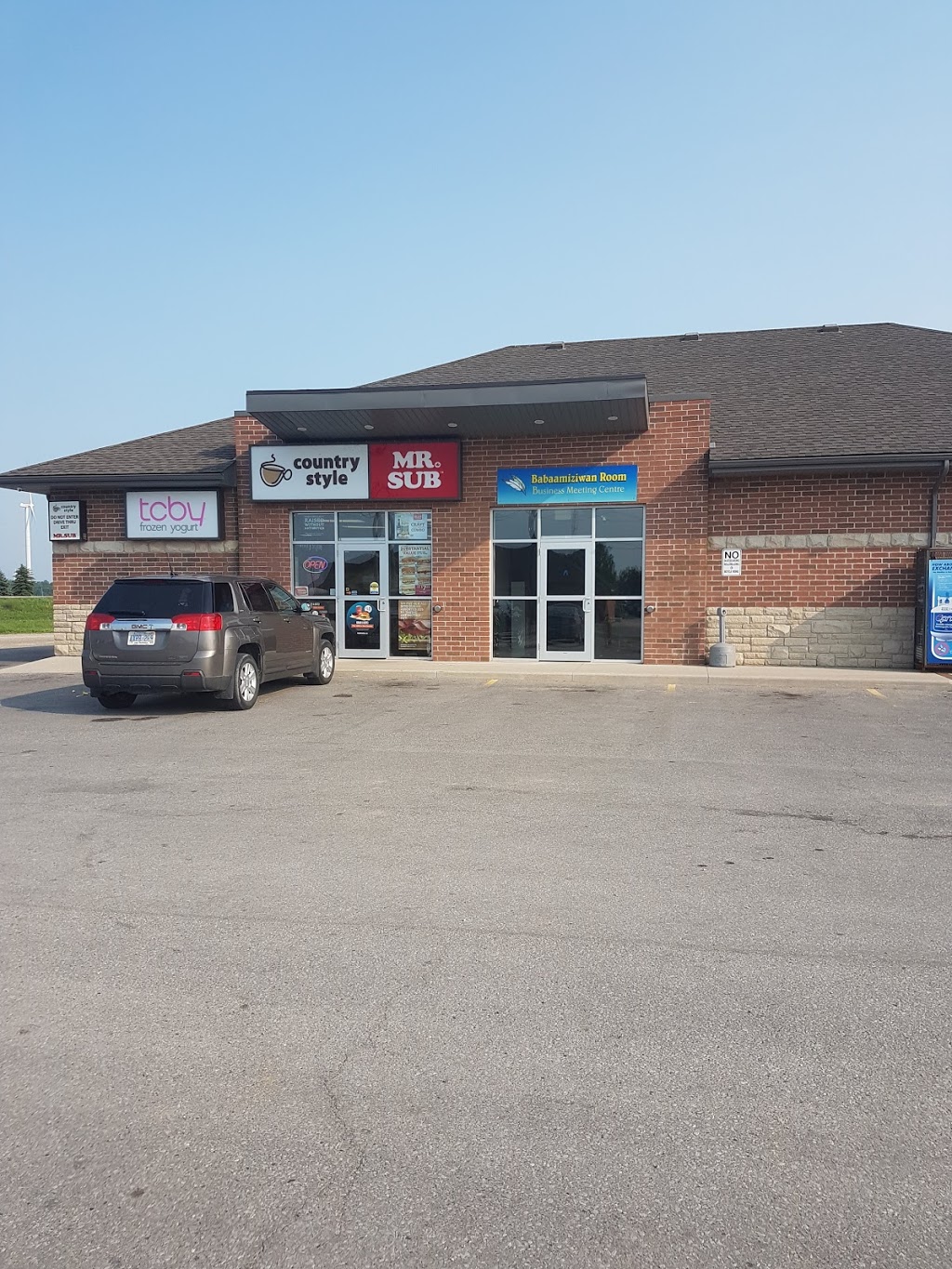 Kettle & Stony Point Gas & Convenience | 7119 Lakeshore Rd, Lambton Shores, ON N0N 1J2, Canada | Phone: (519) 786-3088