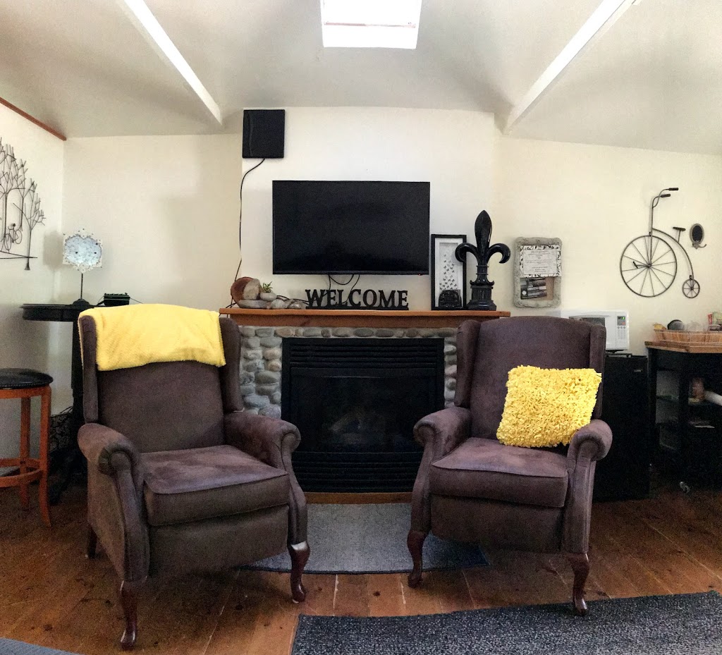 Cameo cottage BnB - Smoke/Scent Free - 2 Suites | Heart Of Jordan Village, 3797 Main St, Jordan Station, ON L0R 1S0, Canada | Phone: (905) 328-3797