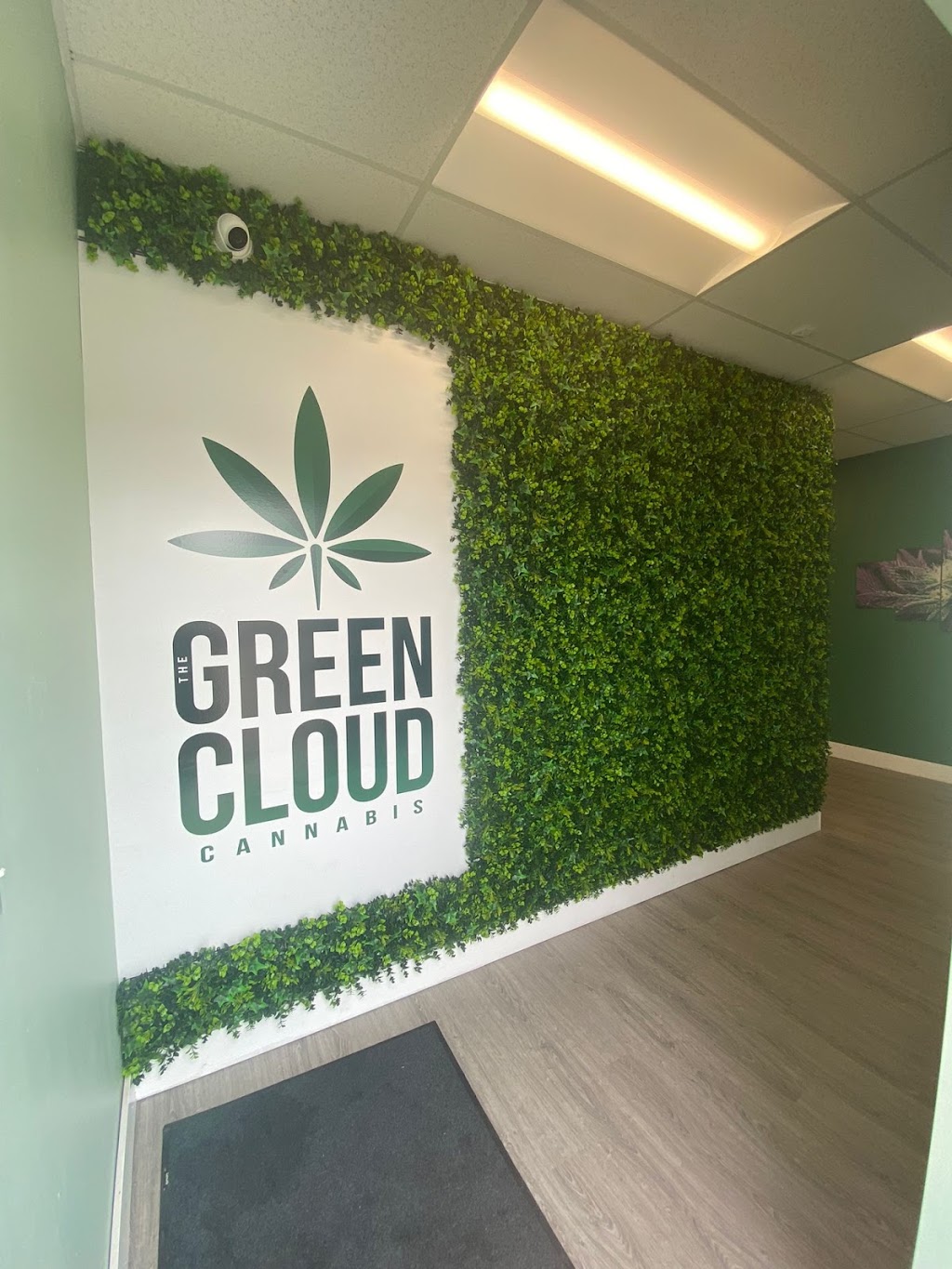 The Green Cloud Cannabis - Orangeville | 281 Broadway Unit 3, Orangeville, ON L9W 1L2, Canada | Phone: (519) 941-9448