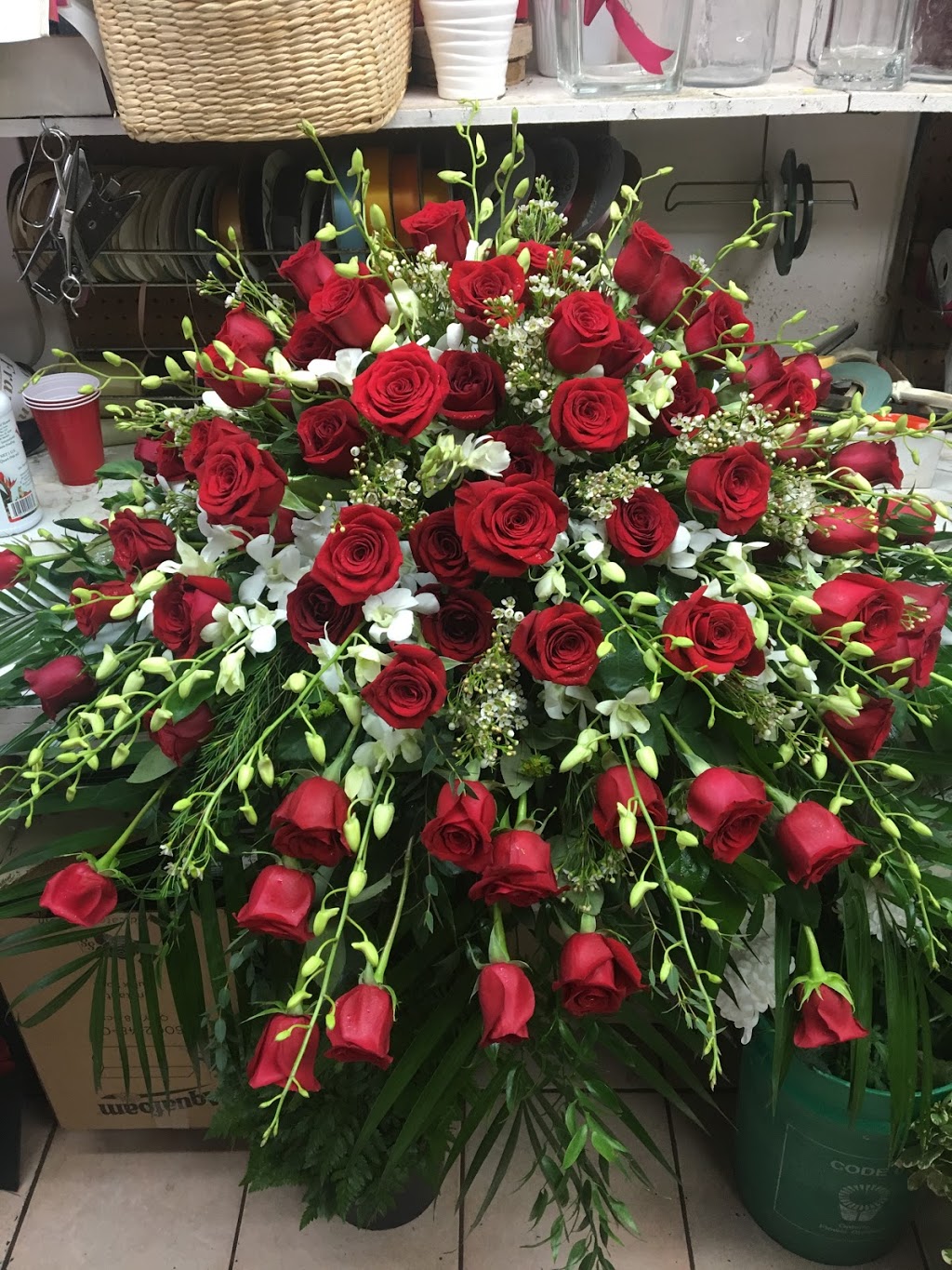 Junes Flower & Gift Shoppe | 2812 Victoria Park Ave, North York, ON M2J 4A8, Canada | Phone: (416) 491-8899