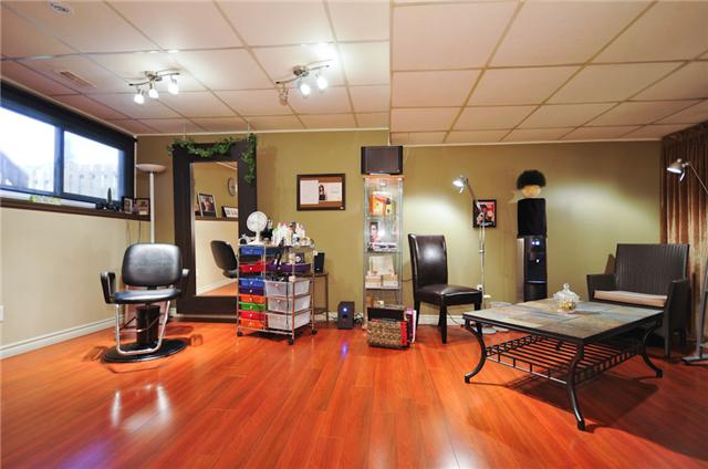 Your true colors | 978 Charlton Dr, Gloucester, ON K1J 8B3, Canada | Phone: (613) 745-2318