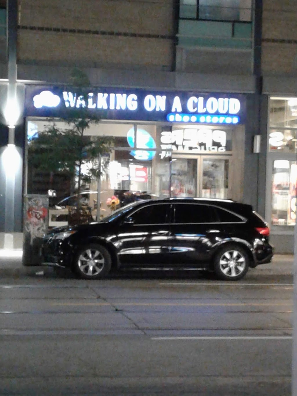 Walking On A Cloud | 593 Queen St W #2, Toronto, ON M5V 2B7, Canada | Phone: (416) 901-3848