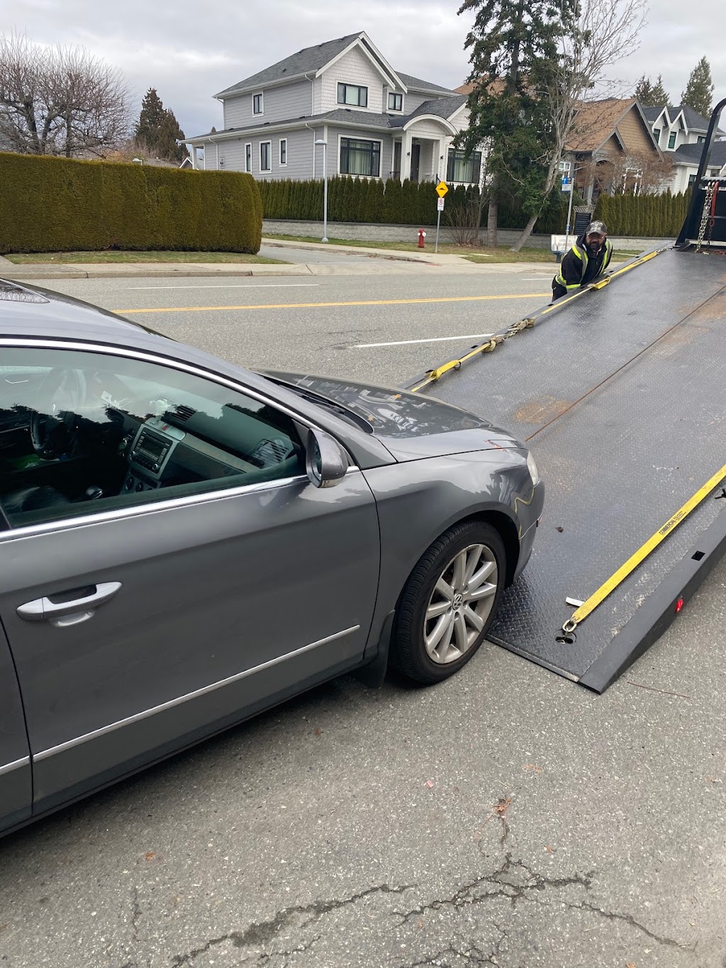 South Surrey Towing | 2025 156 St, Surrey, BC V4A 4T9, Canada | Phone: (604) 537-4122