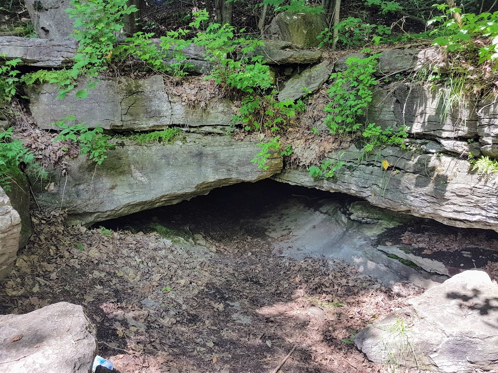 La Grotte du Trou de fée | Chemin Archambault, Crabtree, QC J0K 1B0, Canada | Phone: (450) 754-3434