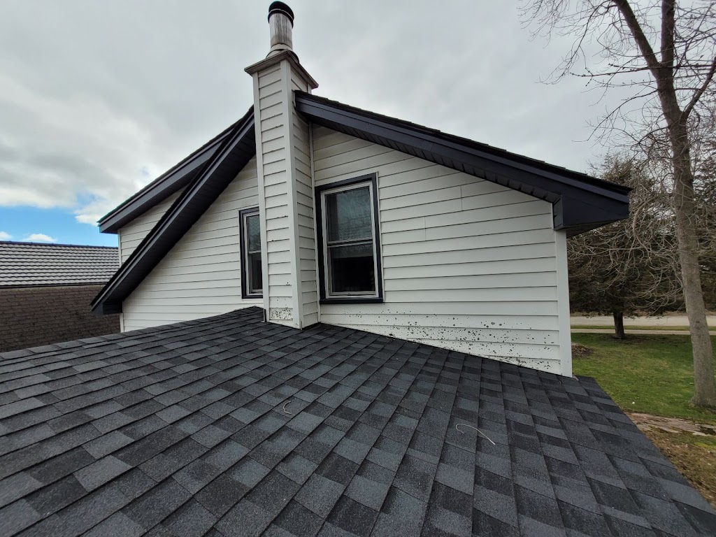 Ainger Roofing | 36 Cedar St, Collingwood, ON L9Y 3A5, Canada | Phone: (705) 444-5712