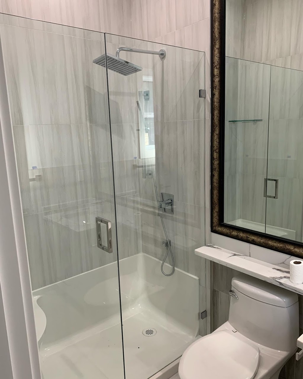 Intense Glass & shower doors Ltd | 12312 82a Ave #6, Surrey, BC V3W 0T7, Canada | Phone: (778) 322-0861