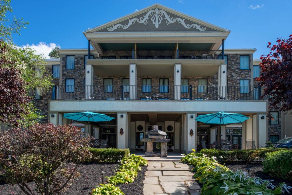 Niagara Crossing Hotel & Spa | 100 Center St, Lewiston, NY 14092, USA | Phone: (716) 754-9070