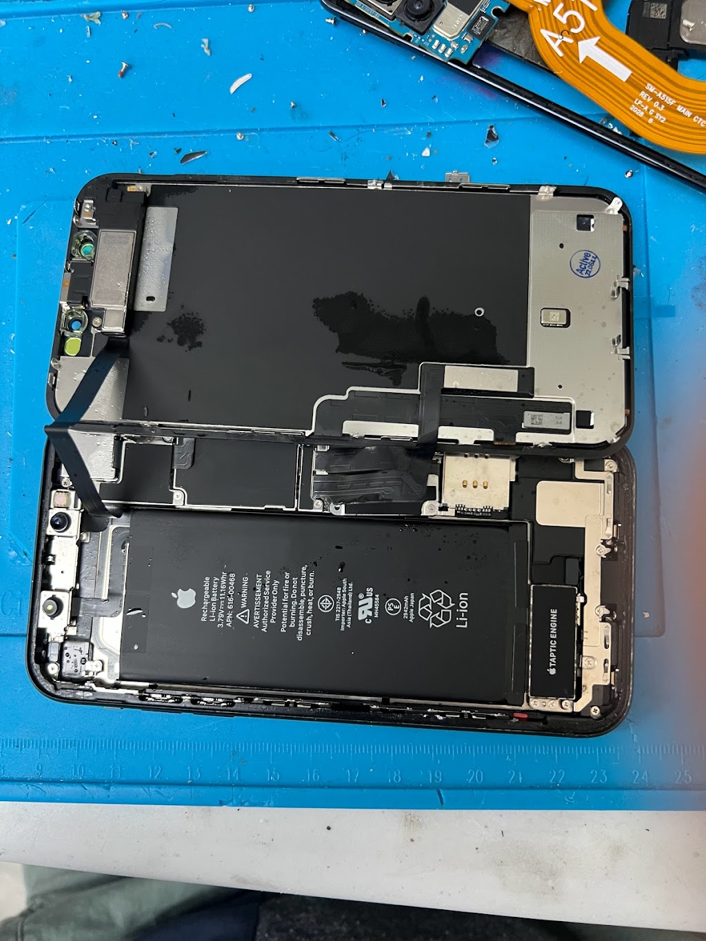 Phone repair place | 12222 68A Ave., Surrey, BC V3W 0X3, Canada | Phone: (604) 715-6590