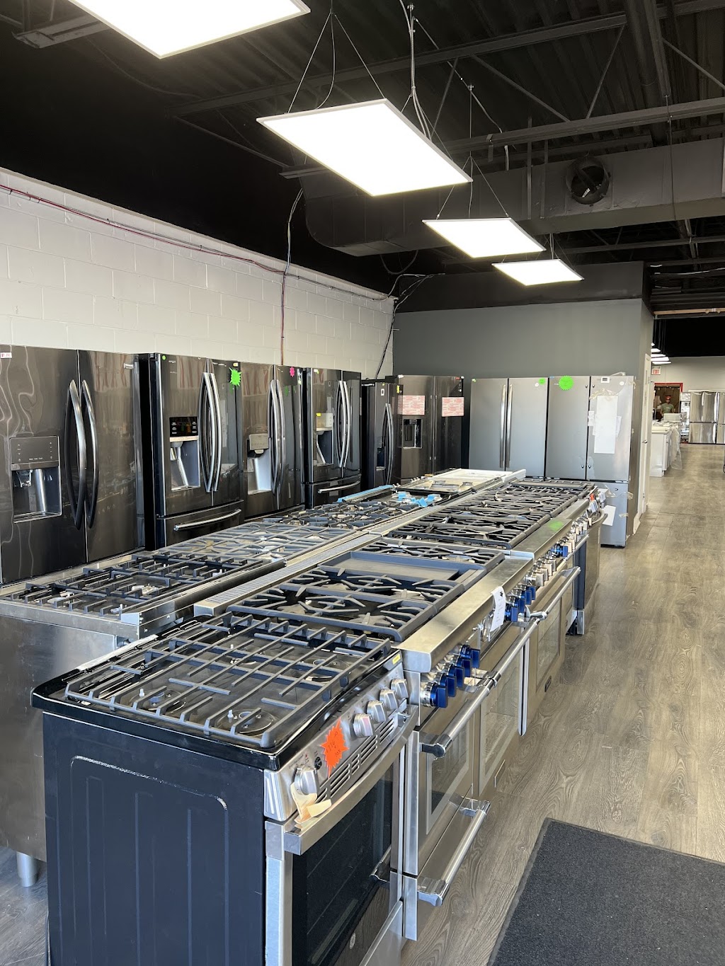 Scratch And Dent Appliance Depot | 101 Brisbane Rd Unit 4, Toronto, ON M3J 2K5, Canada | Phone: (437) 994-8121