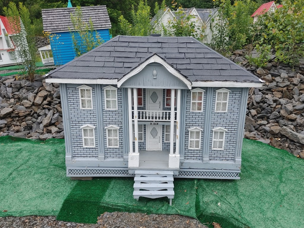 Village miniature Baillargeon | 3815 Route-du-Président-Kennedy, Notre-Dame-des-Pins, QC G5Z 0C7, Canada | Phone: (418) 774-4646