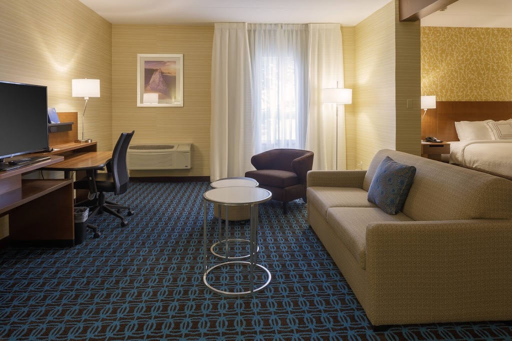 Fairfield Inn & Suites by Marriott Belleville | 407 N Front St, Belleville, ON K8P 3C8, Canada | Phone: (613) 962-9211