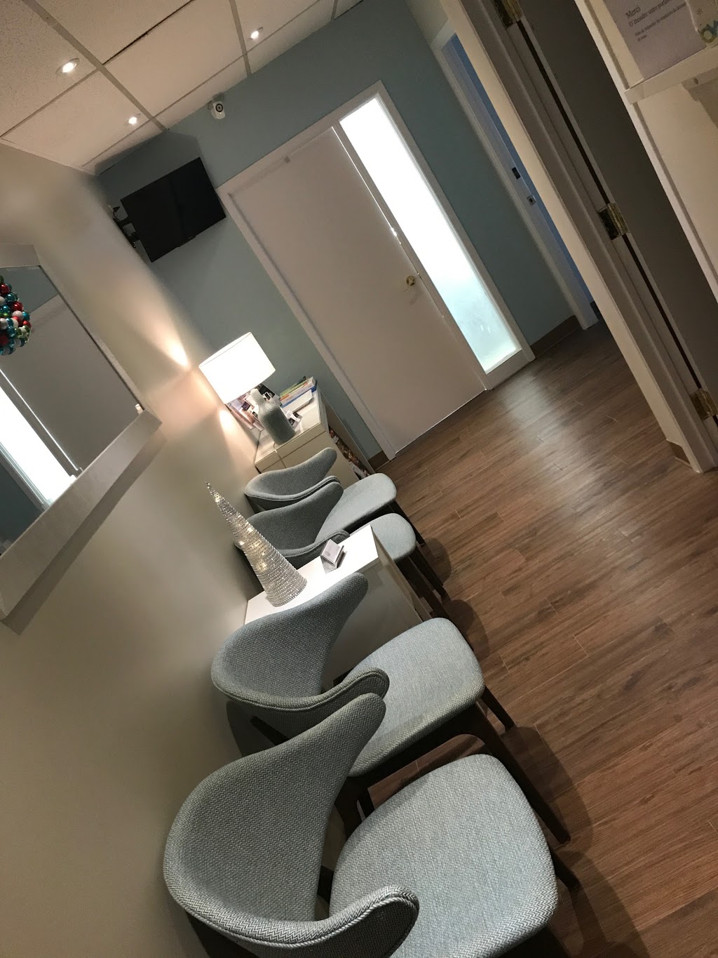 Electrolyse Et Spa Beauté De Laval Inc | 1717 Boulevard Saint-Martin O #350, Laval, QC H7S 1N2, Canada | Phone: (450) 682-6556