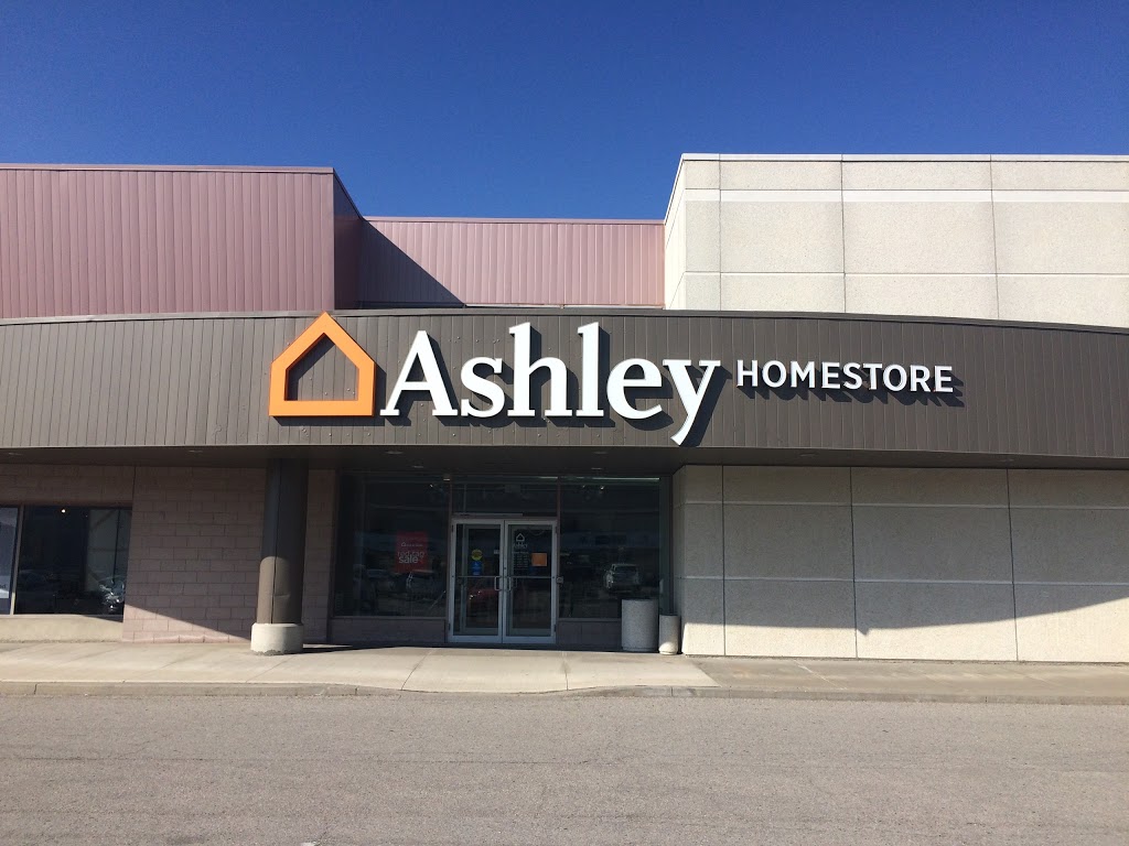 Ashley HomeStore | 7979 Weston Rd, Woodbridge, ON L4L 0L4, Canada | Phone: (647) 427-3900