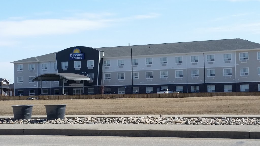 Days Inn & Suites by Wyndham Warman Legends Centre | 175 Clubhouse Blvd, Warman, SK S4K 4S0, Canada | Phone: (306) 477-3297