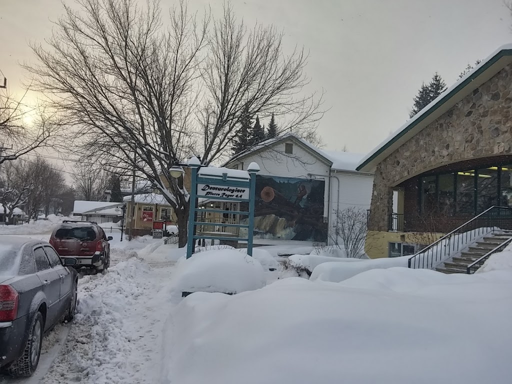 Centre de denturologie de Sainte Adèle | 974 Rue Valiquette, Sainte-Adèle, QC J8B 2M3, Canada | Phone: (450) 229-4939