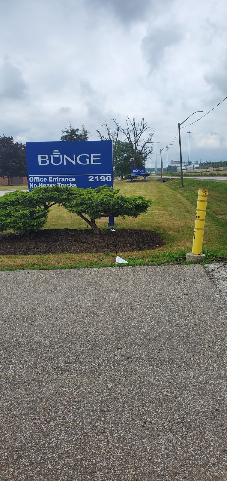 Bunge | 2190 S Service Rd W, Oakville, ON L6L 5N1, Canada | Phone: (905) 825-7900