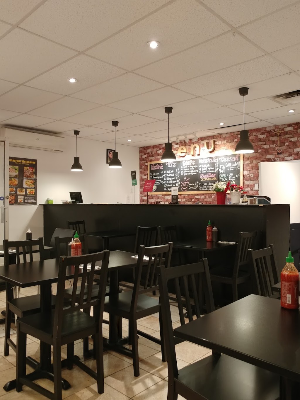 Viet Délices | 427 Boulevard Rosemont, Montréal, QC H2S 1Z2, Canada | Phone: (514) 279-8882