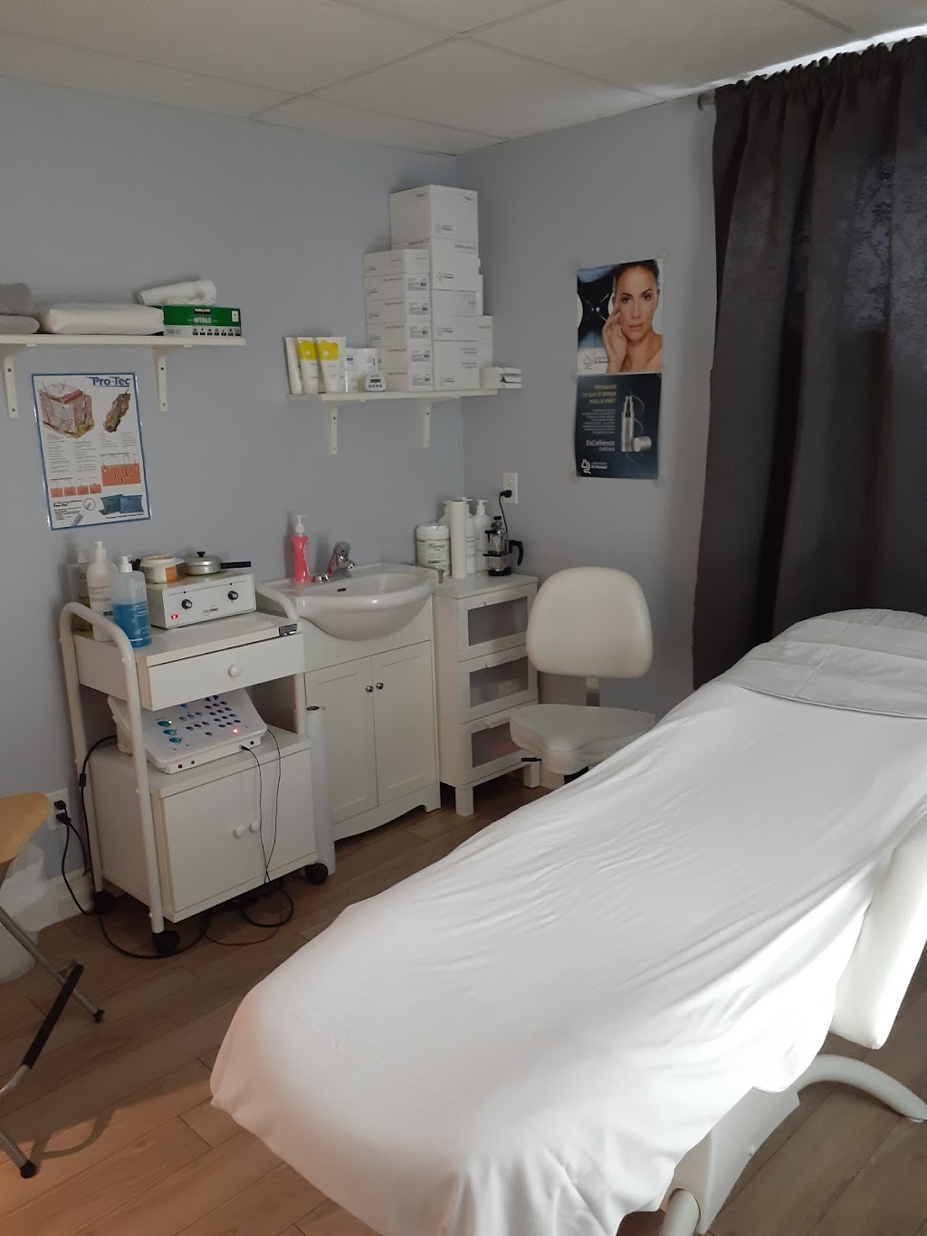 L Esthetique | 61 Rue Poussard, Lacolle, QC J0J 1J0, Canada | Phone: (450) 246-4374