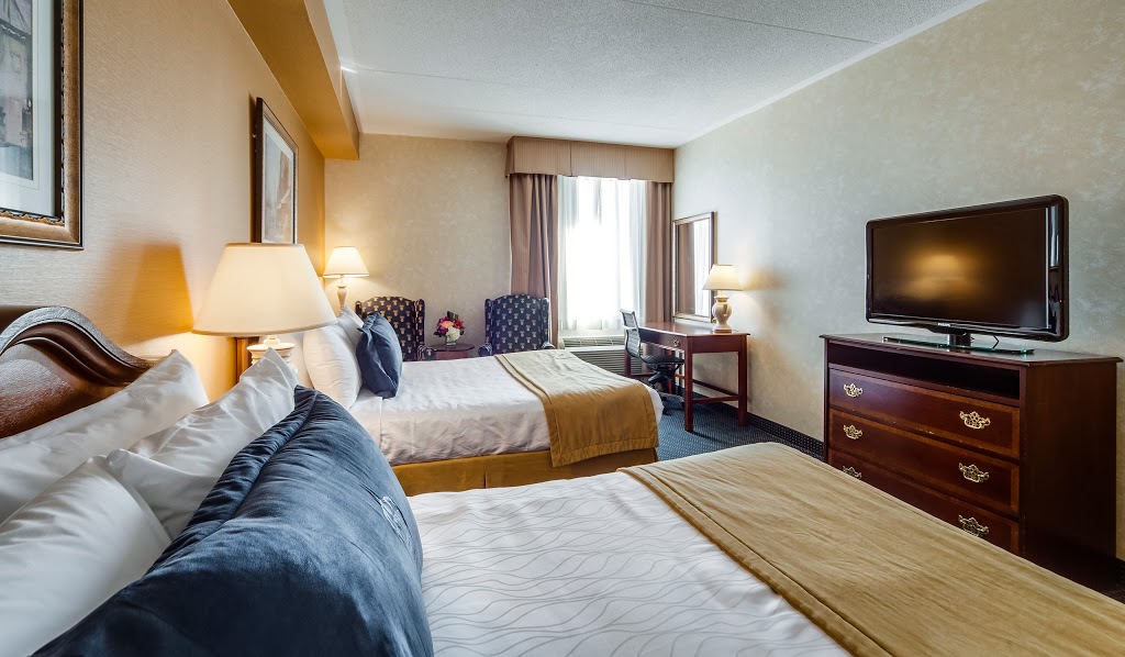 Monte Carlo Inn Airport Suites | 7035 Edwards Blvd, Mississauga, ON L5T 2H8, Canada | Phone: (905) 564-8500