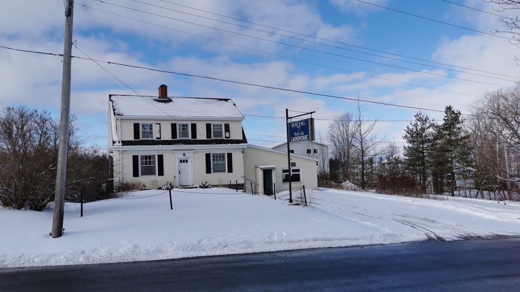 Wolfville Laundromat | 98 Highland Av, Wolfville, NS B0P 1X0, Canada | Phone: (902) 542-9808