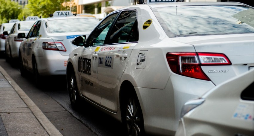 taxi louis | 5795 Rue Angèle, Brossard, QC J4Z 1B6, Canada | Phone: (514) 444-8080