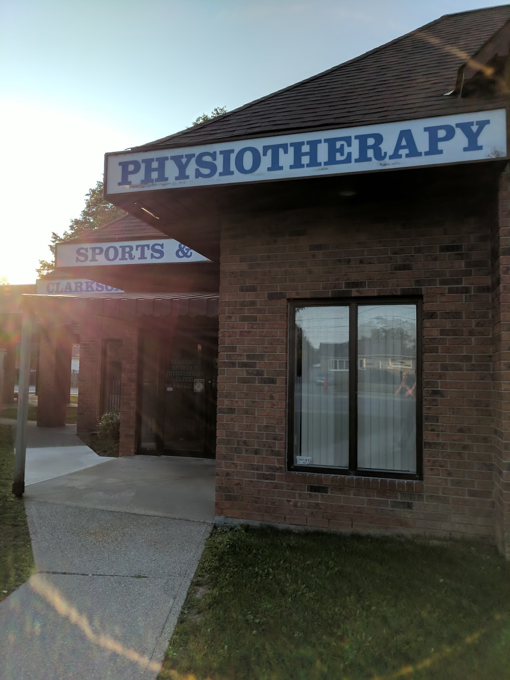Clarkson Sports & Physiotherapy | 1400 Lakeshore Rd W, Mississauga, ON L5J 1J1, Canada | Phone: (905) 855-8372
