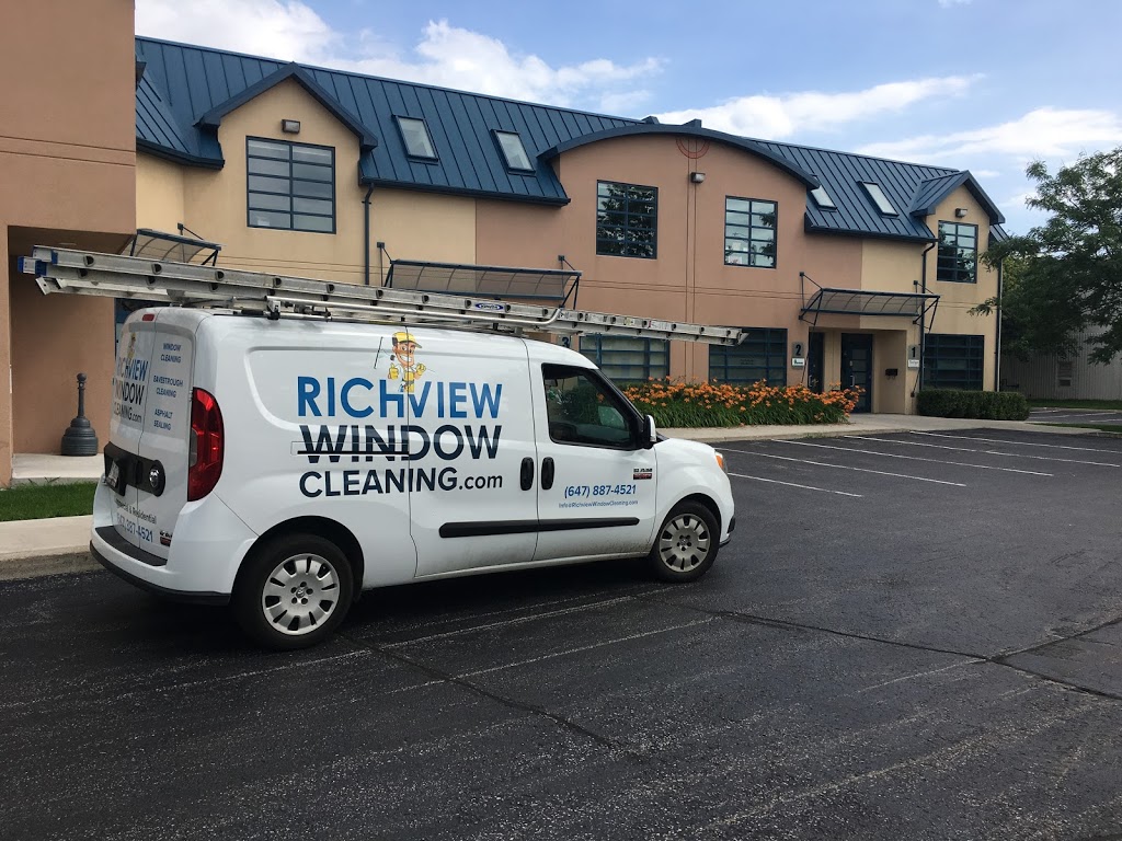 Royalview Window Cleaning | 59 Hamptonbrook Dr, Etobicoke, ON M9P 1A2, Canada | Phone: (647) 887-4521