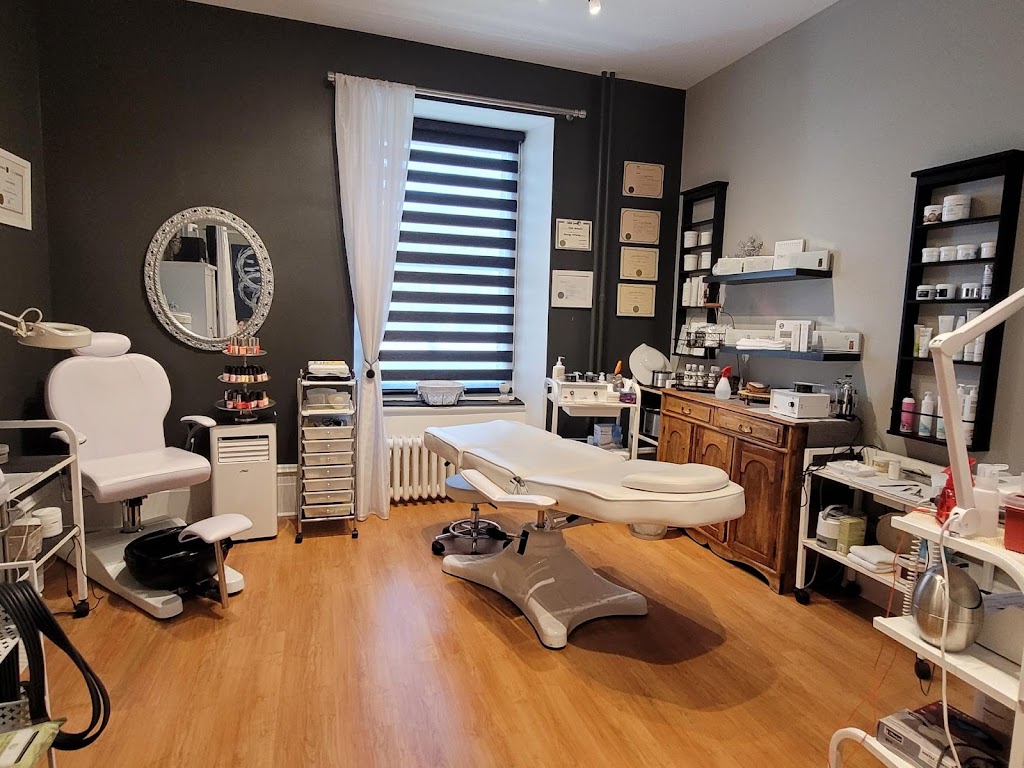 Studio Desthétique Passionata | 233 Bd Sainte-Rose local 202, Laval, QC H7L 1L7, Canada | Phone: (514) 836-7828