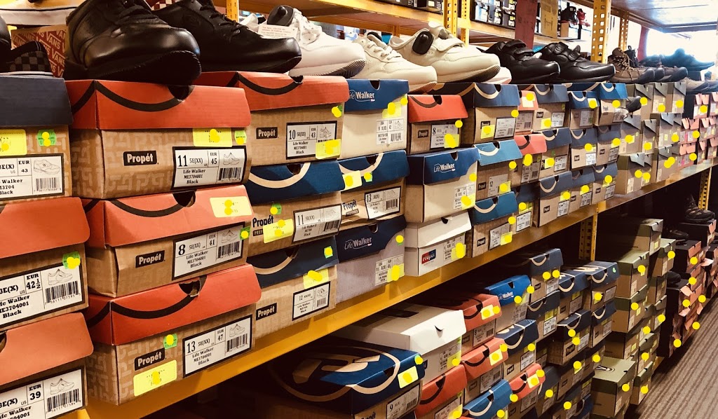 Brand Name Shoe Warehouse | 6604 Lundys Ln, Niagara Falls, ON L2G 1V2, Canada | Phone: (905) 356-0756