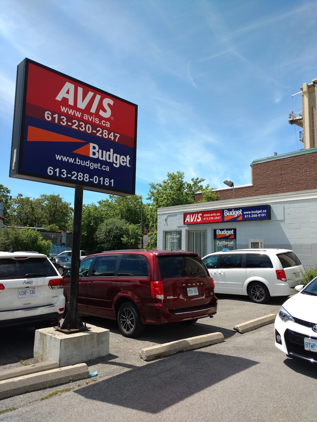 Avis Car Rental | 449 Gladstone Ave, Ottawa, ON K1R 5N7, Canada | Phone: (613) 238-3421