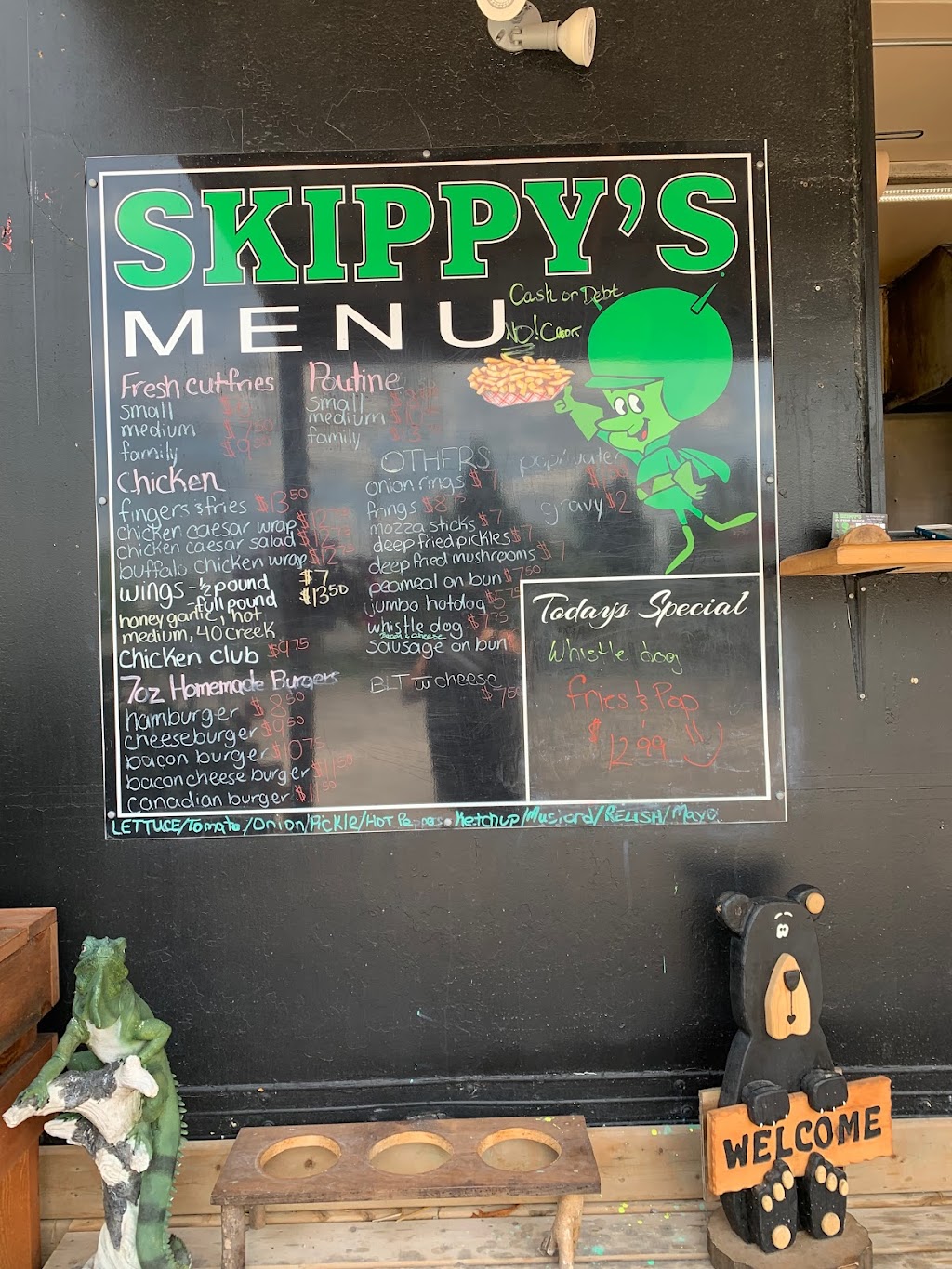 Skippys Chip Truck | 998 Ward St, Bridgenorth, ON K0L 1H0, Canada | Phone: (705) 927-1433