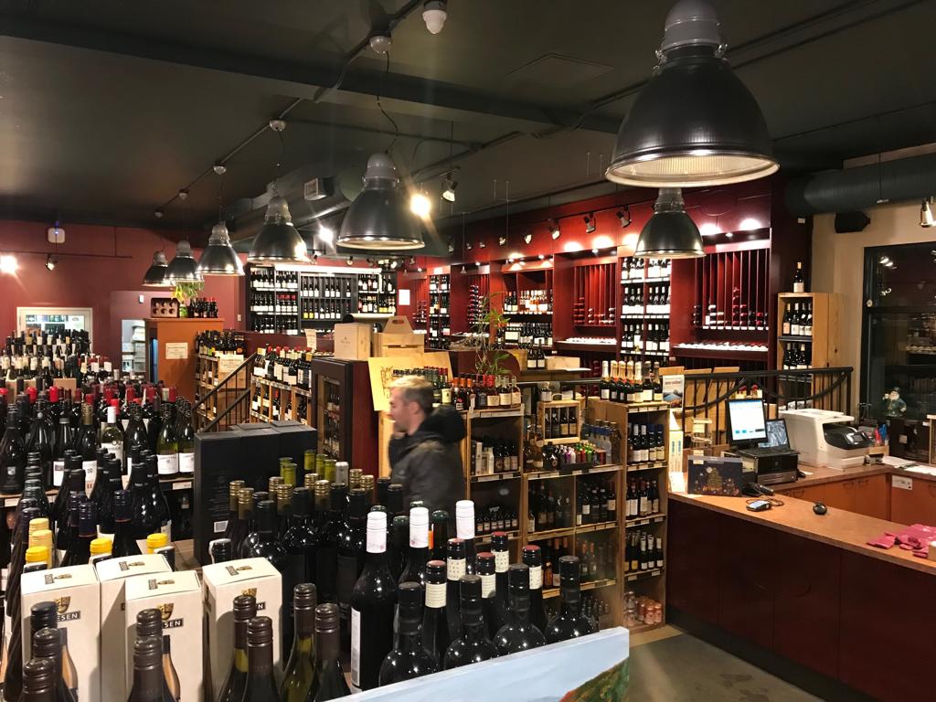 Crestwood Fine Wines & Spirits | 9658 142 St NW, Edmonton, AB T5N 4B2, Canada | Phone: (780) 488-7800